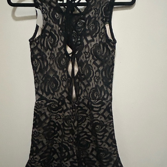 Elegant Black Lace Jumpsuit - Picture 7 of 7